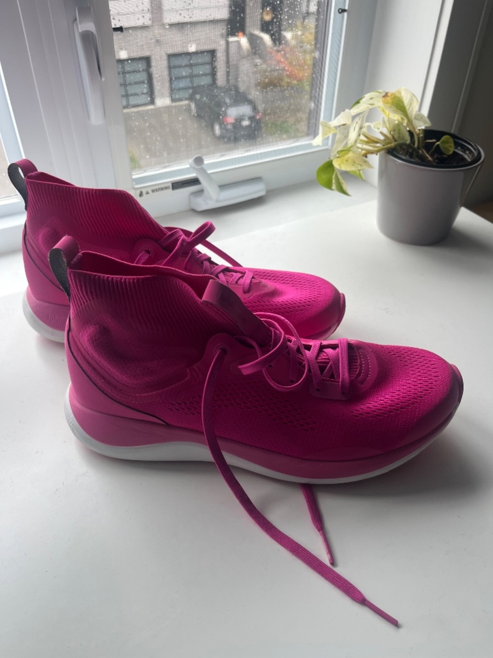 Lululemon Women's Pink Knit Running Shoes – Size 10.5